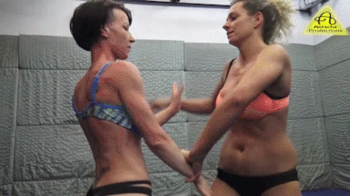 Kimbra vs Zsuzsa competitive pin match.webp
