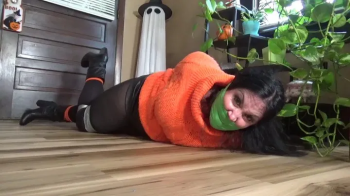 Trick or Treat ! Smell my feet ! WMV FORMAT.webp