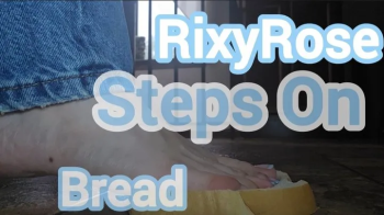 RixyRose Steps On Bread.webp