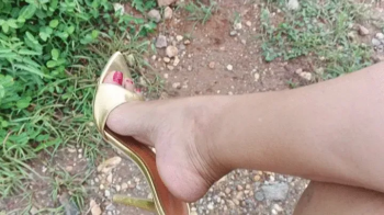 Lover loves the feet of a goddess and gives rich massage (3).webp