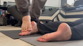Gia Love & RichPeruvian Massage Each Others Feet Using Their Feet - Latina Soles - Barefoot Foot Massage.webp