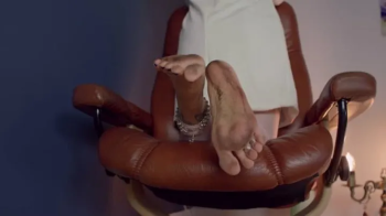Pretty Khaleesi - Serving Dirty Feet Of Business Woman - Full - Russian Language - 4K.webp