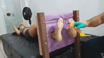 Mariana in stop, please ! i am very ticklish today !.webp
