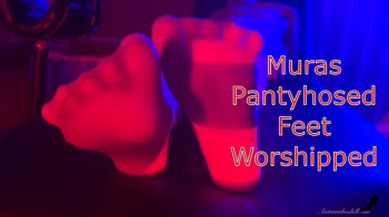 Mura Suru’s Pantyhose Feet Worshiped - Nylon Foot Worship.webp
