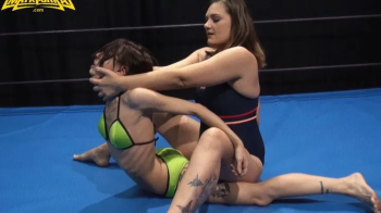 Candy vs Vallia - Female Domination Pro-Wrestling Fight - RM195 - FullHD.webp