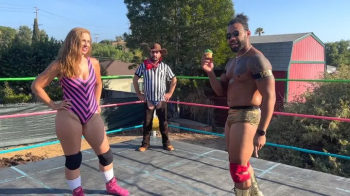 Money Mike vs Beckie Wreckie- Cupcake Match.webp