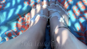 Drizzle Sunscreen on White Toes.webp