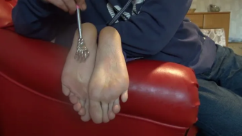 Tickling big feet- Porn model Karine 41 EU (10 US) and her total orgasm.webp