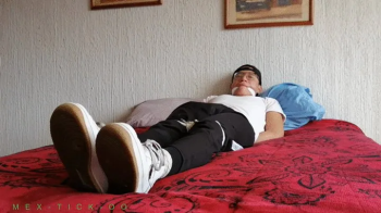 ZAY EN SU PRIMER VIDEO DE COSQUILLAS.webp