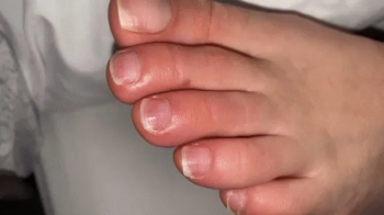 JERK OFF OVER NATURAL LONG TOES - SD.webp
