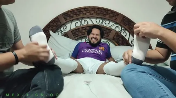 COSQUILLAS A RICKY DESPUES DEL FUTBOL.webp