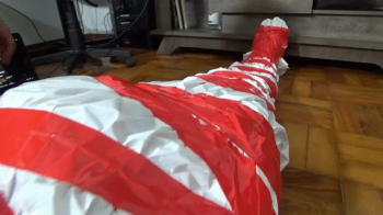 PRINCESS GAMER IGNORING THE SLAVE ABOUT A SMOTHER BOX AND FARTING BY DONA BELLA AND DANIEL SANTIAGO CAM BY DANI FULL HD.webp