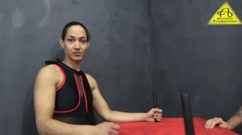 Armwrestling Curie vs Samantha.webp
