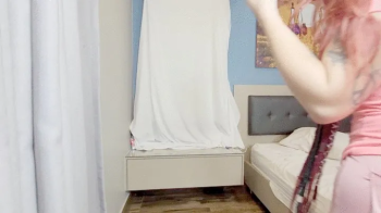 TWO GASES MAIDS CLEANING AND FARTING THE HOTEL ROOM - BY ARIEL AND MEGAN BIG BUTT - CLIP FULL.webp