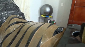 PAWG MUMMIFYING HER SLAVE AND FARTING A LOT IN HIS FACE PART 1 BY SARA ROSA AND DANIEL SANTIAGO CAM BY ALINE FULL HD.webp