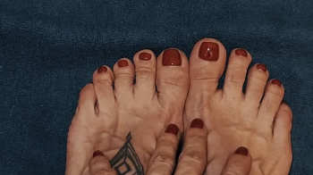 Goddess Feet & Veins – A Foot Lover’s Dream.webp