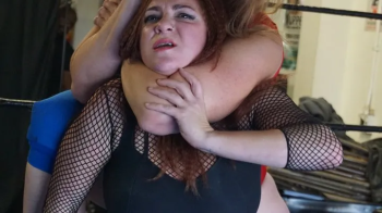 Stevie Kixx vs Lois Grain.webp