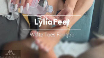 LyliaFeet White Toes Footjob.webp