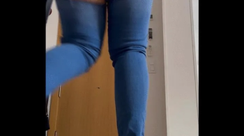 Pee bath wetting my jeans and farts.webp