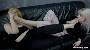 Lux Gray has a secret fascination with feet mp4.webp