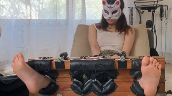 Chia foot tickling Yuxi pt 2 720.webp