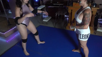 Gia Love vs Angelica KO Semi Comp Women on Fire Event.webp
