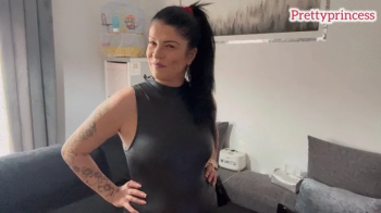 Desesperada de ir al baño.webp