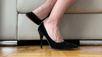 TINY MAN HIDING INSIDE GIANTESS SHOE - MP4 HD.webp