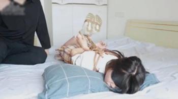 xy255-A girl who has never been in bondage before experiences bondage for the first time.webp