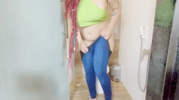 I'M DESPERATE TO GO TO THE BATHROOM I HAVE A LOT OF GAS TOO - BY ARIEL - CLIP 4.webp