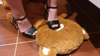 Unaware Giantess Using Teddy as a Bath Rug 2 WMV.webp