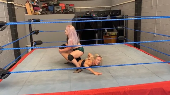 Submission grappling back and forth match.webp