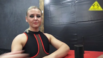 Armwrestling Nikki vs Siren.webp