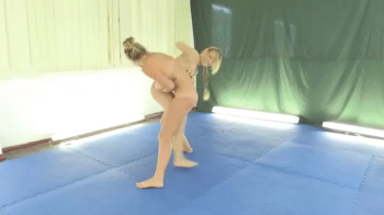 combat between blonde girls - mp4 1080p.webp