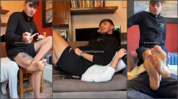 Sitting and farting on the slave's face (Facesitting, farting, feet, flip-flops) 4k.webp
