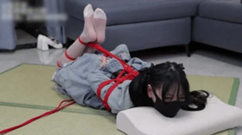 xy281-very cute twintail girl in white stockings tied up with rope.webp