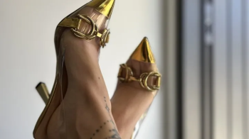 Golden Heels & Pussy Playing Mirror Shot.webp