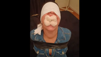 Une voisine coquine.webp
