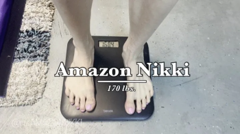 Muscular Amazon bodybuilder wrestles man 62 lbs heavier than her! You won’t believe how many times he taps! Incredible.webp