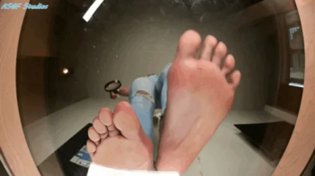 Amateur Soles Giantess And Footjobs - Sofia Mendez in a duo crush! -It must be a new type of bug spe.webp