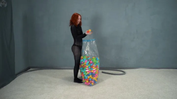 Vacuum Dreams - Sonia and the experiment with colored balls part 1.webp