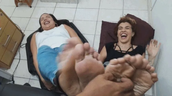 Little Fox and Susu 4 soles up to tickling.webp