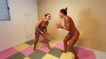 Battle girl sexys Portuguesa x Brasilian, Gender Battle- Manu and Xena - FULL HD.webp