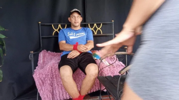 Roxan tickles her lover's feet (3).webp