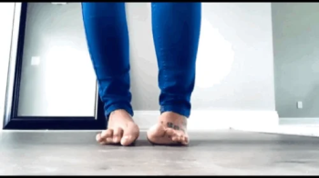 Giantess Crushes (2019).webp