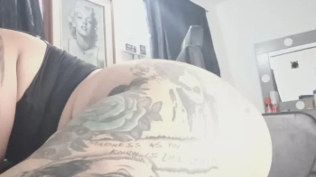 Squashing face with my big ass and farting so disgusting must endure my smell.webp