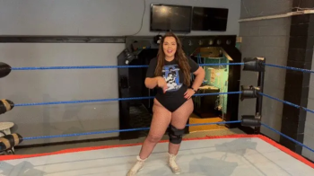 NADIA SAPPHIRE VS DOMINITA IN A TUG OF WAR MATCH.webp