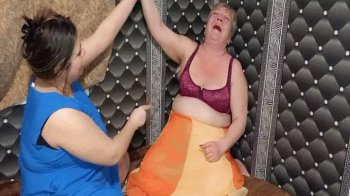 Tickling instead of scratching the back MP4.webp