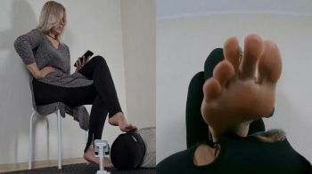 Alana - CrossedLegsFootSniffing - Mix1.webp