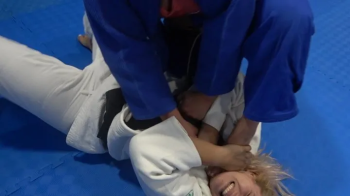 Teddy v Gabi Gi-Feet.webp